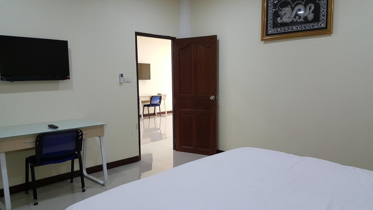 Charoensuk Grand Hotel Kabin Buri Exterior foto